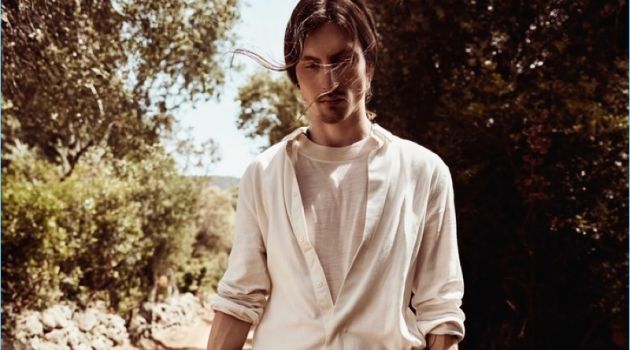 Viggo Jonasson Takes to the Outdoors for Grazia Hommes Viggo Jonasson Takes to the Outdoors for Grazia Hommes