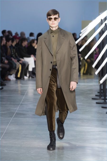 Cerruti 1881 Presents a Multifaceted Wardrobe for Fall '18