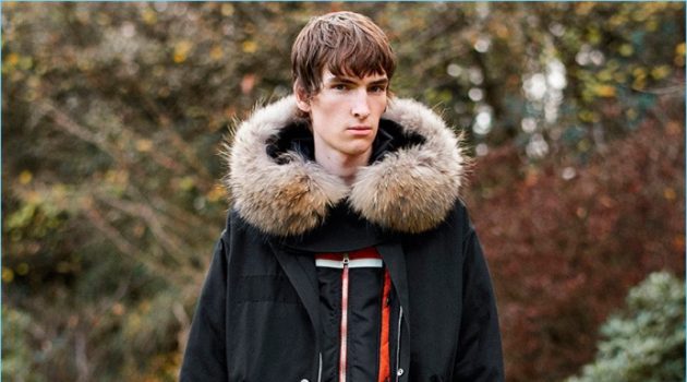 Givenchy Embraces Casual Cool for Pre-Fall '18 Collection Givenchy Embraces Casual Cool for Pre-Fall '18 Collection