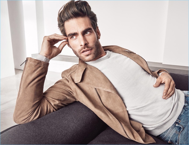 Jon Kortajarena fronts Liu Jo Uomo's spring-summer 2018 campaign.