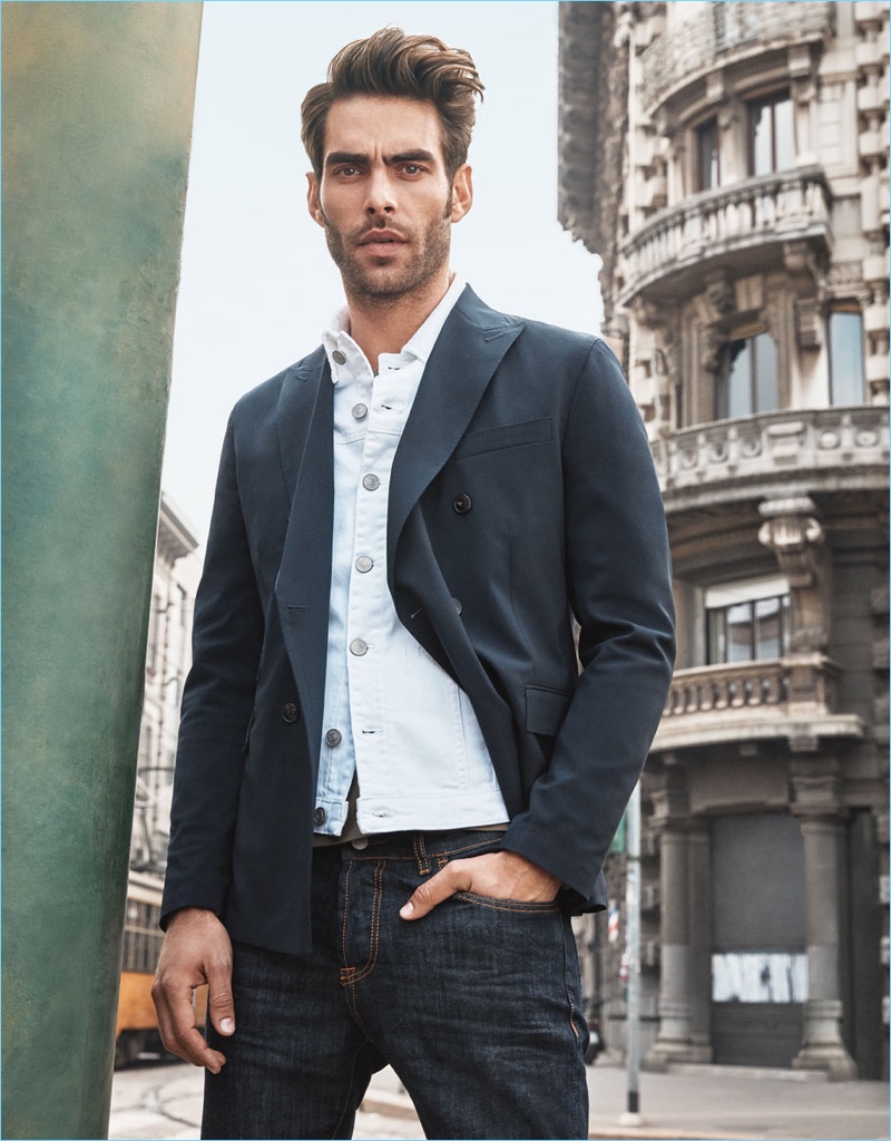 Top model Jon Kortajarena appears in Liu Jo Uomo's spring-summer 2018 campaign.