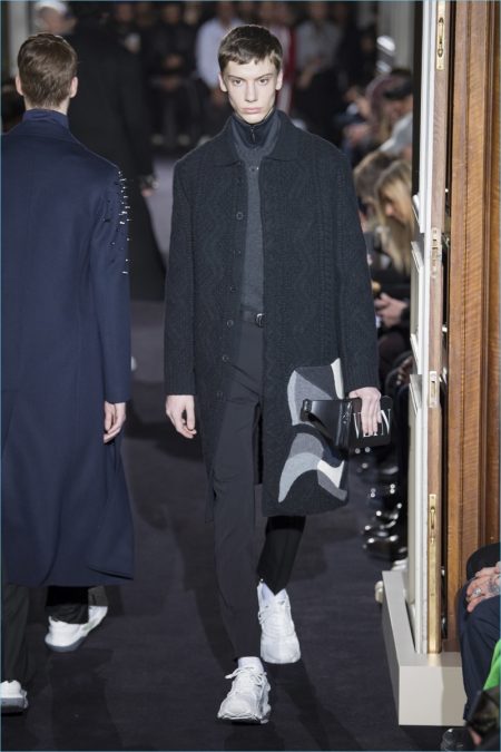 Valentino Goes Minimal for Fall '18