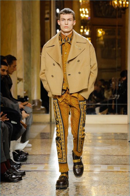 Versace Fall Winter 2018 Mens Collection Runway Show 002