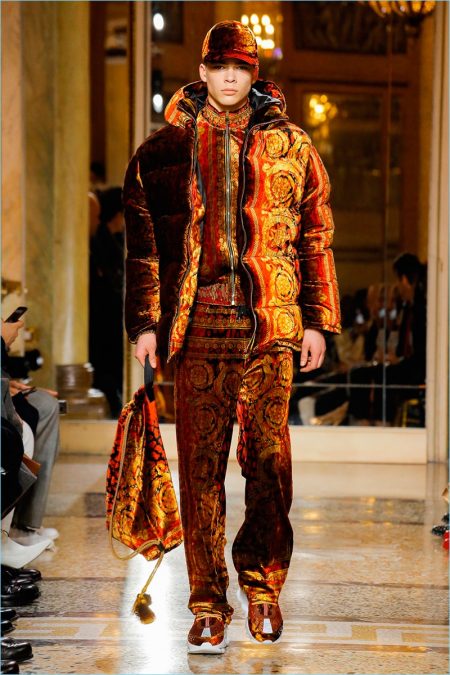 Versace Fall Winter 2018 Mens Collection Runway Show 006