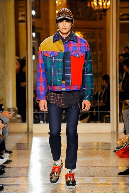 Versace Fall Winter 2018 Mens Collection Runway Show 010