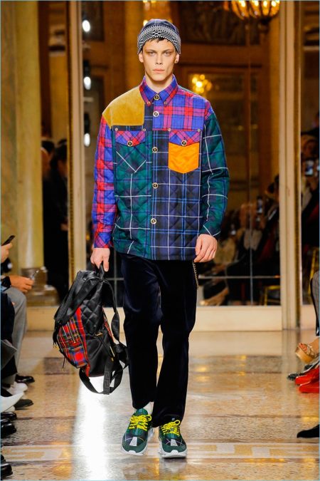 Versace Fall Winter 2018 Mens Collection Runway Show 012