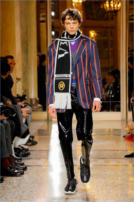 Versace Fall Winter 2018 Mens Collection Runway Show 018