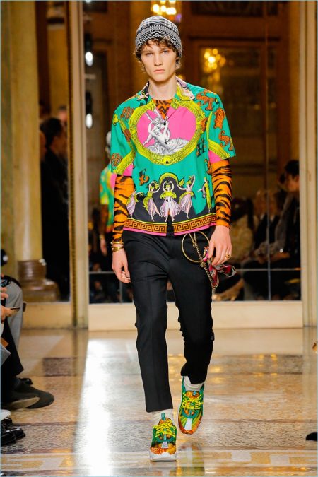 Versace Fall Winter 2018 Mens Collection Runway Show 025