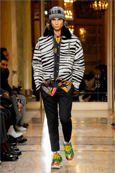 Versace Fall Winter 2018 Mens Collection Runway Show 032