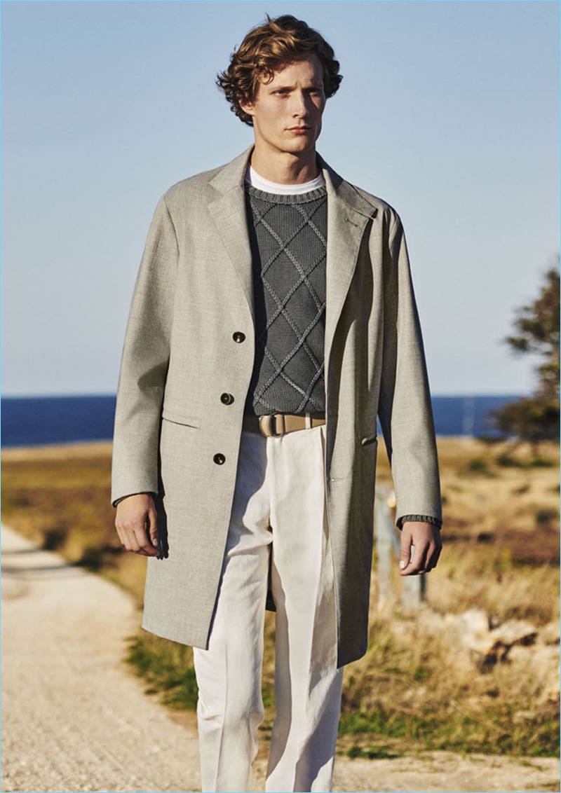 French model Felix Gesnouin dons a chic look from Canali's spring-summer 2018 collection.