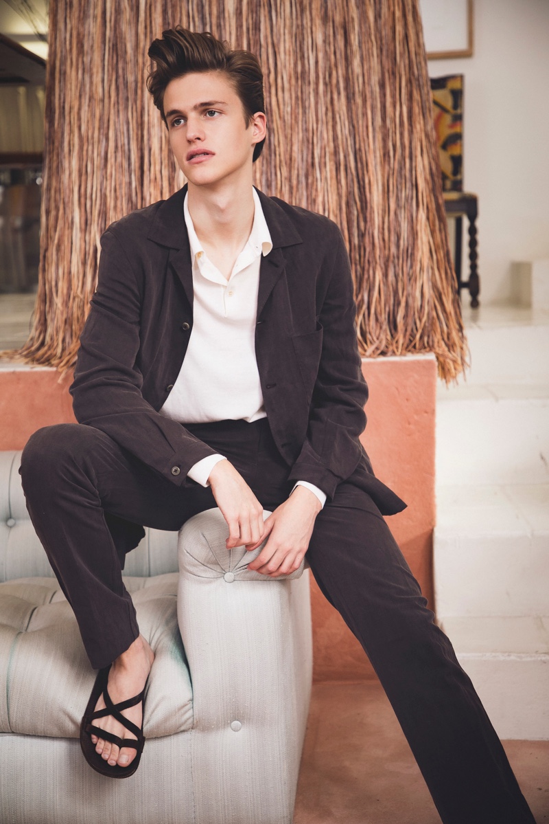 Fashionisto Exclusive 2018 James Wyrick 003 James Wyrick dons a suiting number by P Johnson Tailors.