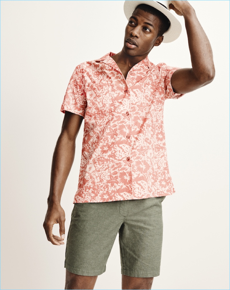 The relaxed spirit of summer is captured with a look from Goodfellow & Co.