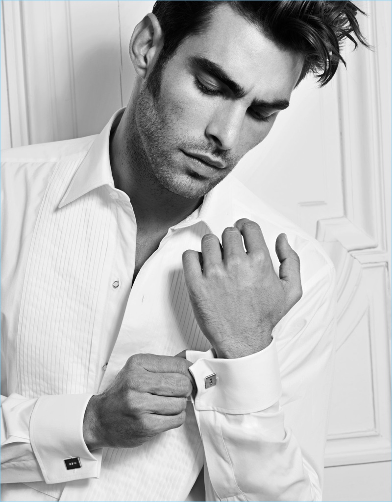 Top model Jon Kortajarena wears a variation of Messika's Move jewels, the cufflinks. » Jon Kortajarena Stars in Messika Imagery Top model Jon Kortajarena wears a variation of Messika's Move jewels, the cufflinks.