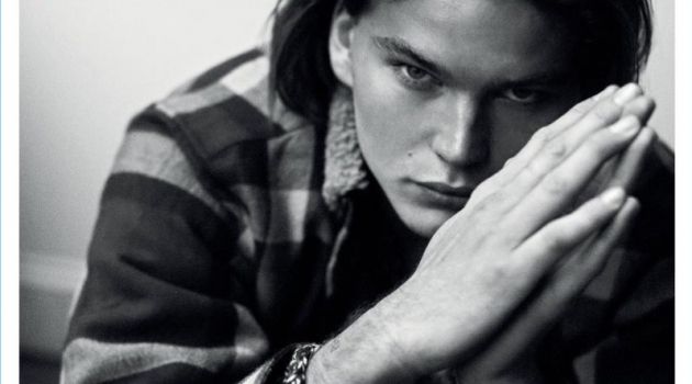 Jordan Barrett Plays It Low-Key in Gucci for L'Officiel Hommes Brasil Jordan Barrett Plays It Low-Key in Gucci for L'Officiel Hommes Brasil