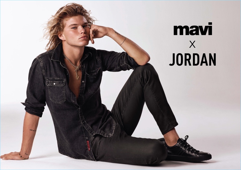 » Jordan Barrett Rocks Denim for Mavi Spring '18 Campaign Jordan Barrett 2018 Mavi Spring Summer Campaign 004