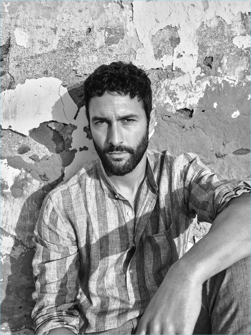 Noah Mills stars in Mango Man's spring-summer 2018 campaign.