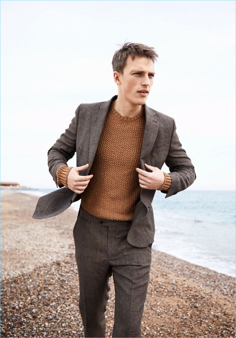 Victor Nylander dons a neutral colored suit from Massimo Dutti. » Changing Times: Victor Nylander & Hao Yun Xiang Model Massimo Dutti's Spring Styles Victor Nylander dons a neutral colored suit from Massimo Dutti.