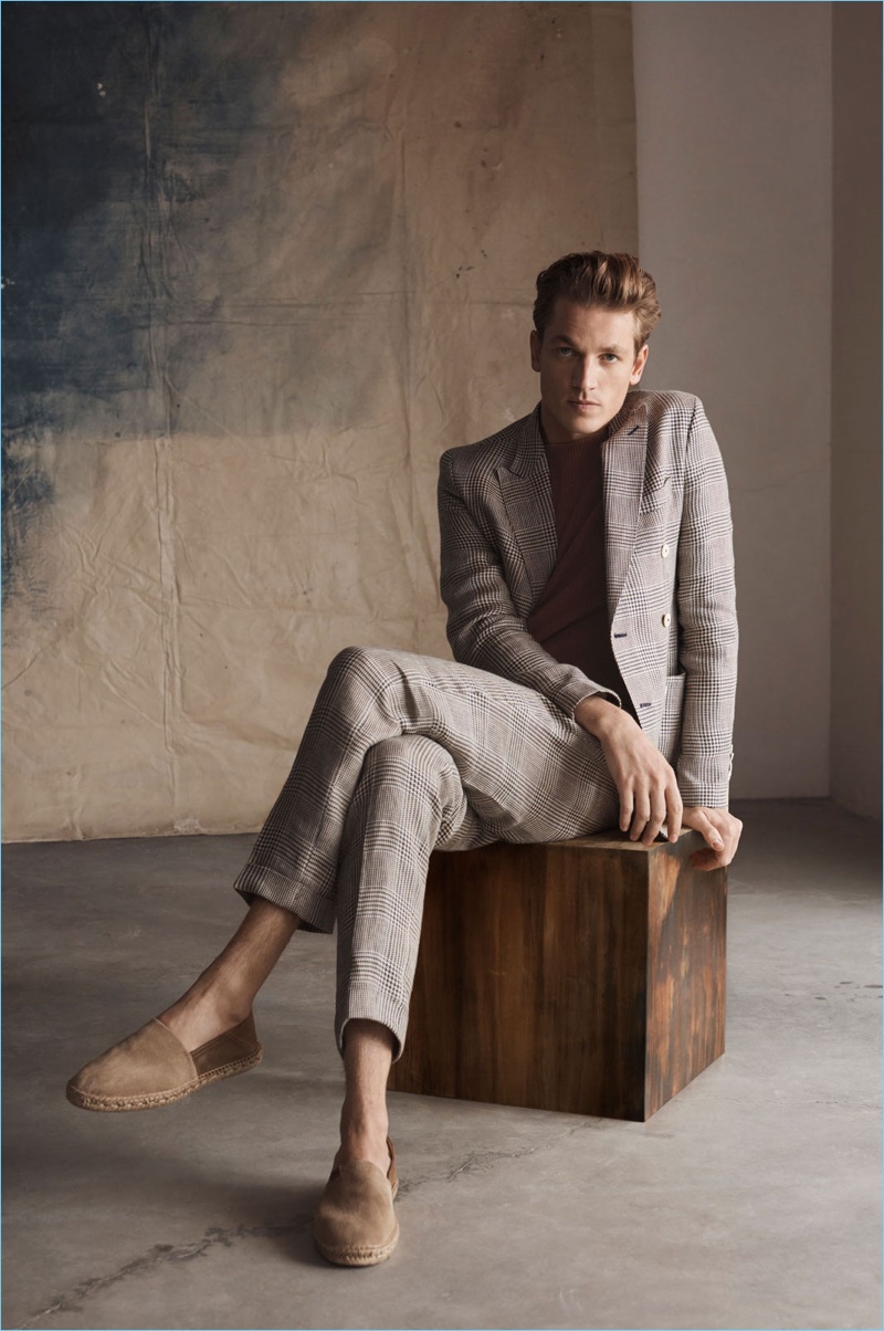 Hugo Sauzay dons a suit and espadrilles for Massimo Dutti's spring-summer 2018 campaign.
