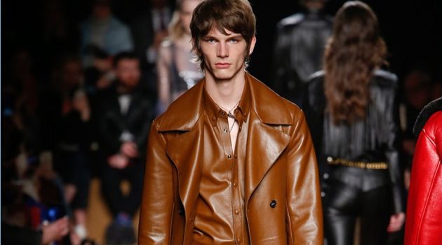 Roberto Cavalli Channels Western Style for Fall '18 Collection Roberto Cavalli Channels Western Style for Fall '18 Collection