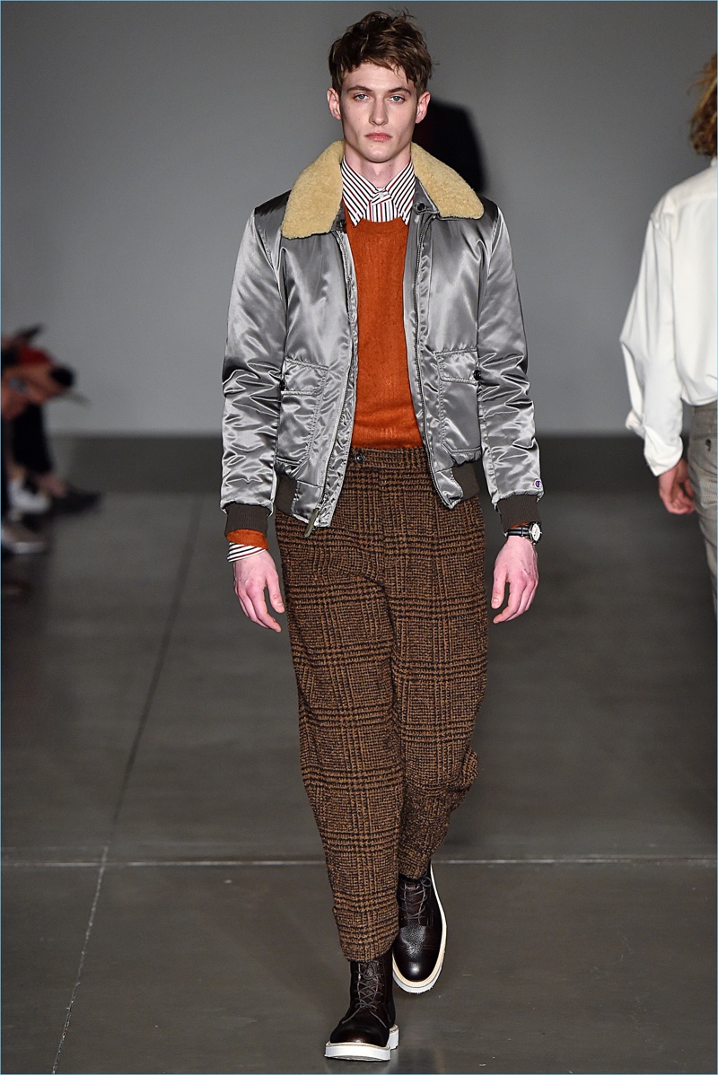 Todd Snyder presents tweed trousers as part of its fall-winter 2018 collection.