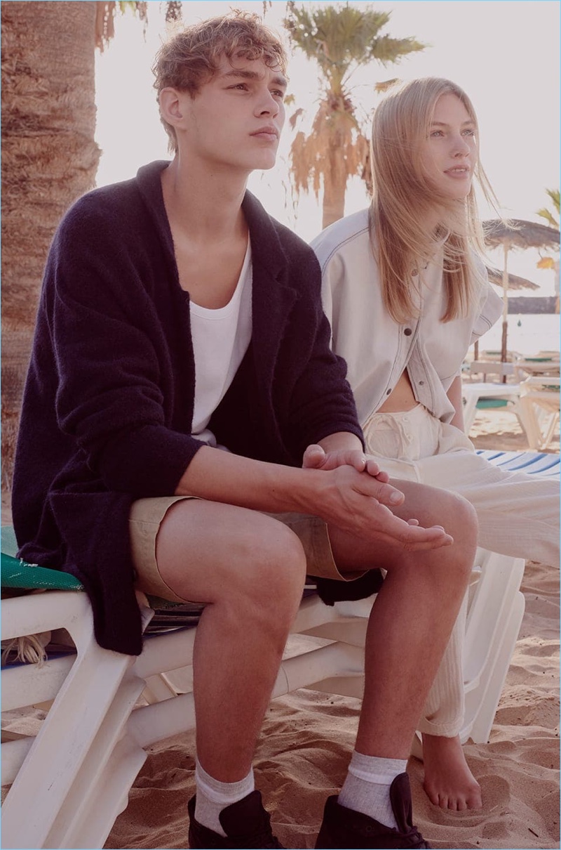 Julia Champeau photographs models Dani van de Water and Britt van der Voort for American Vintage. » Dani van de Water Models Casual Style for American Vintage Julia Champeau photographs models Dani van de Water and Britt van der Voort for American Vintage.