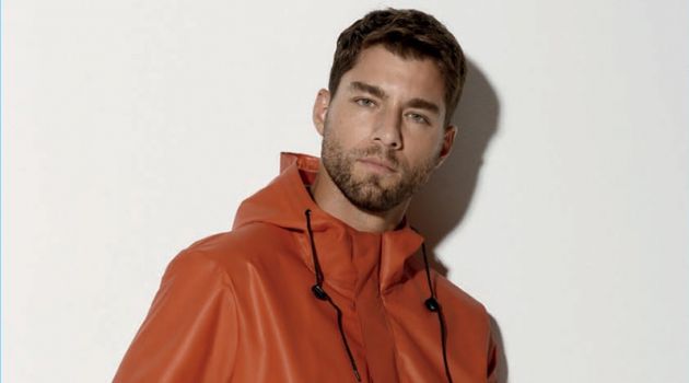 DKNY Goes Sporty Casual for Spring '18 Collection DKNY Goes Sporty Casual for Spring '18 Collection