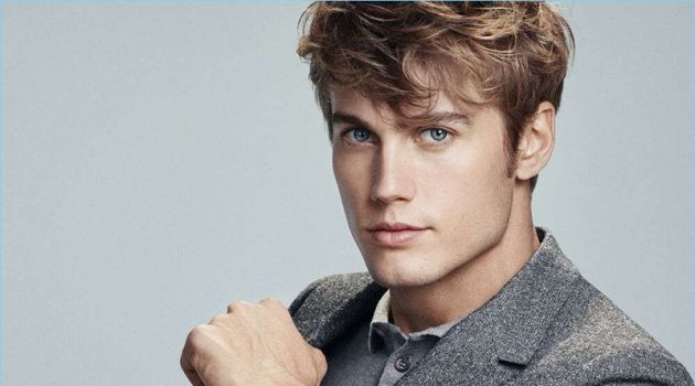 #MyClassic: Neels Visser Links Up with Daniel Wellington Social media influencer Neels Visser stars in Daniel Wellington's #MyClassic campaign.