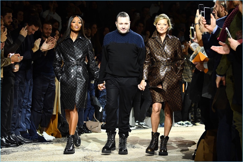 Kim Jones joins supermodels Naomi Campbell and Kate Moss as he takes his final walk for Louis Vuitton on January 18, 2018 in Paris, France. » Kris Van Assche Departs Dior Homme, Kim Jones Signs On Kim Jones joins supermodels Naomi Campbell and Kate Moss as he takes his final walk for Louis Vuitton on January 18, 2018 in Paris, France.