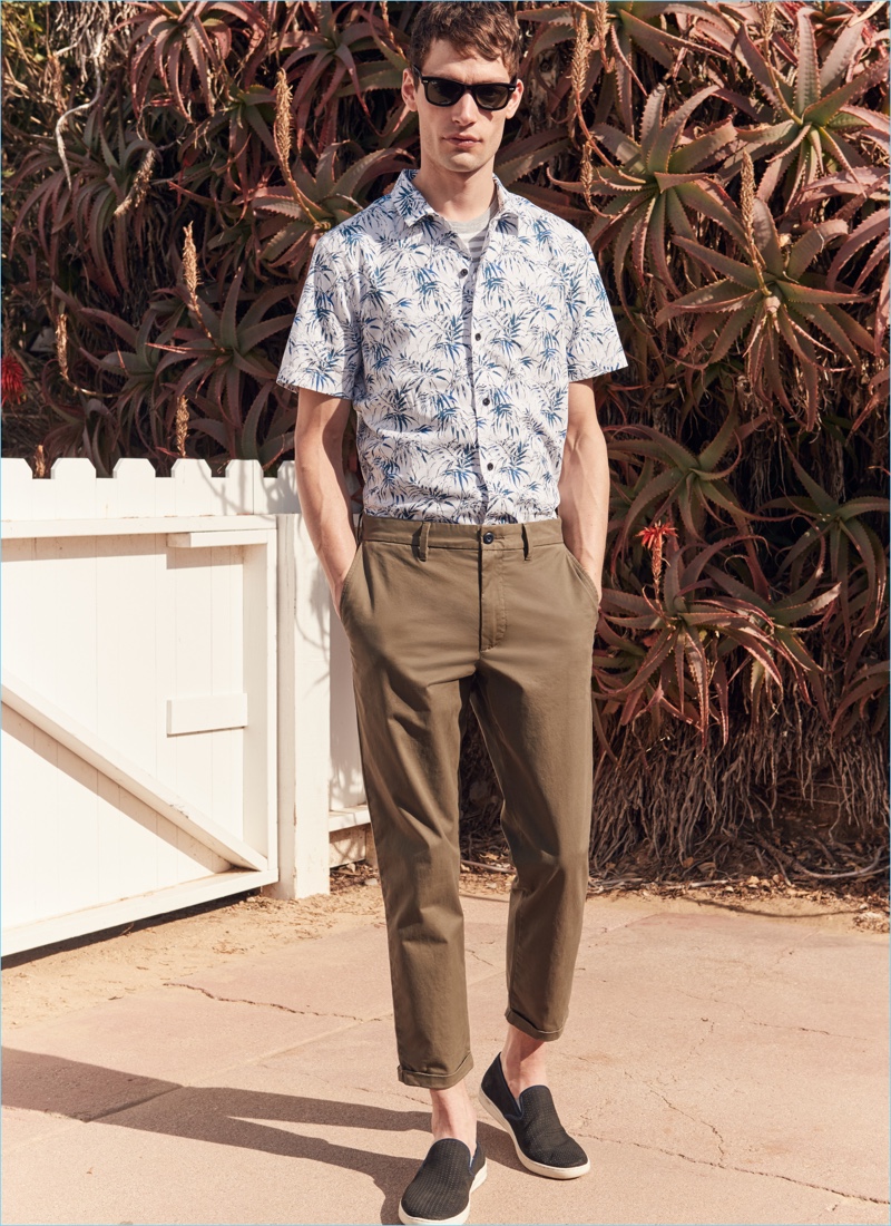 Nick Rea sports a palm print short-sleeve shirt from 1901.