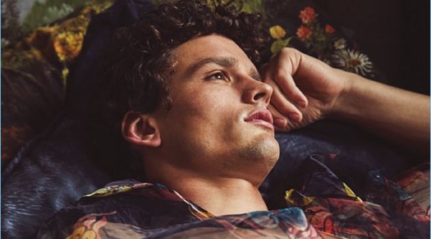 Simon Nessman Models Spring Trends for Glass Men Simon Nessman Models Spring Trends for Glass Men