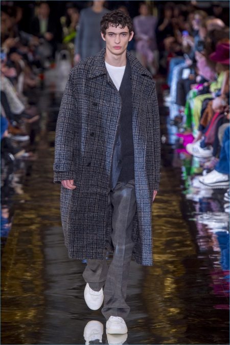 Stella McCartney Fall Winter 2018 Mens Collection Runway 05