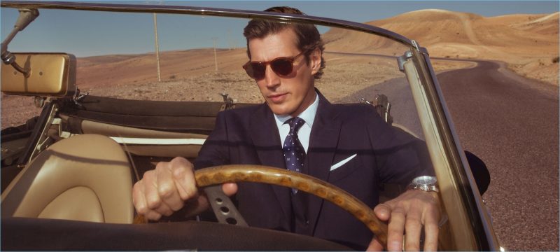 Taking a drive, Oriol Elcacho reunites with Pedro del Hierro.