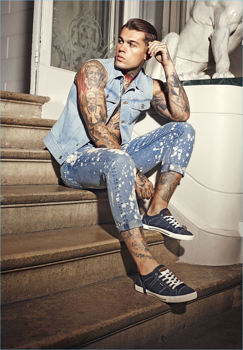 Stephen James stars in Refresh's spring-summer 2018 campaign.