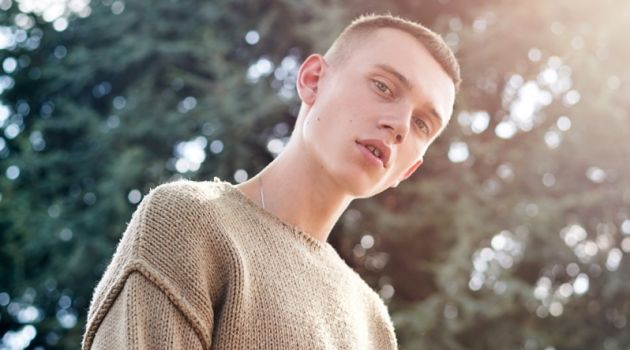 Ruben Pol in 'Something Fresh' Ruben wears sweater Zara and pants Adidas Originals.