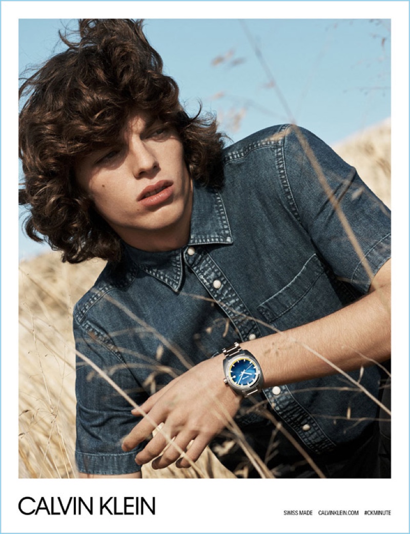 Fernando Albaladejo fronts Calvin Klein's spring-summer 2018 watches campaign.