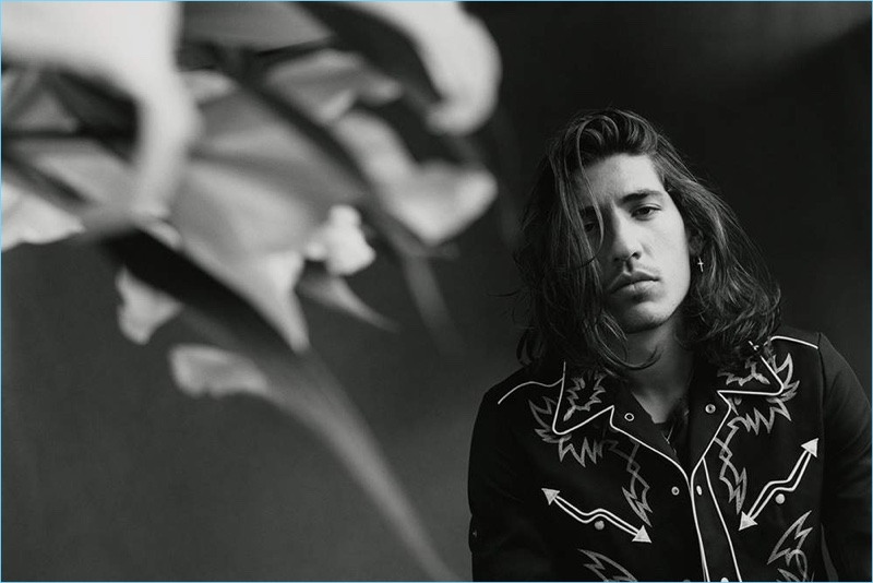 Making a graphic statement, Héctor Bellerín wears a embroidered western blouson jacket by TAKAHIROMIYASHITA TheSoloist. » Héctor Bellerín Poses for Mr Porter, Talks Style & Social Media Making a graphic statement, Héctor Bellerín wears a embroidered western blouson jacket by TAKAHIROMIYASHITA TheSoloist.