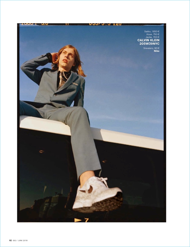 Kit Warrington 2018 Editorial GQ Germany 005