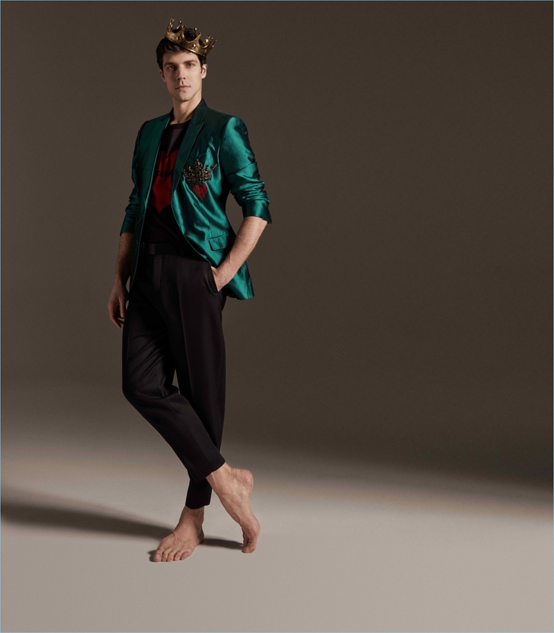 Dancer Roberto Bolle sports a regal look from Dolce & Gabbana. » Roberto Bolle Covers Prestige Hong Kong, Discusses Dedication to Dance Dancer Roberto Bolle sports a regal look from Dolce & Gabbana.