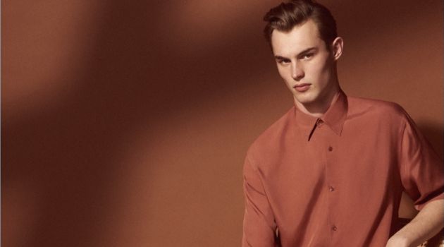 Sandro Brings Its French Style to Mr Porter with Summer Capsule Sandro Brings Its French Style to Mr Porter with Summer Capsule