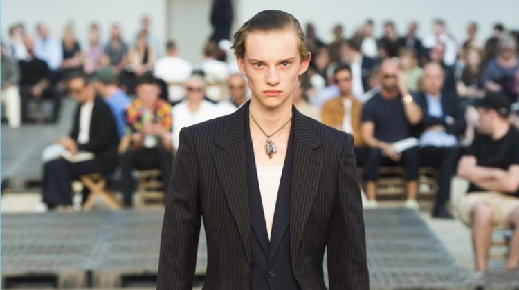 Alexander McQueen Makes a Tailored Proposal with Spring ’19 Collection