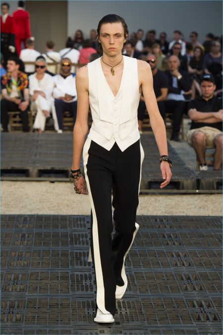 Alexander McQueen Spring Summer 2019 Mens Collection 033