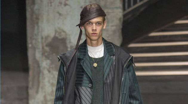 Lanvin Embraces Season of Contrast with Spring '19 Collection Lanvin Embraces Season of Contrast with Spring '19 Collection