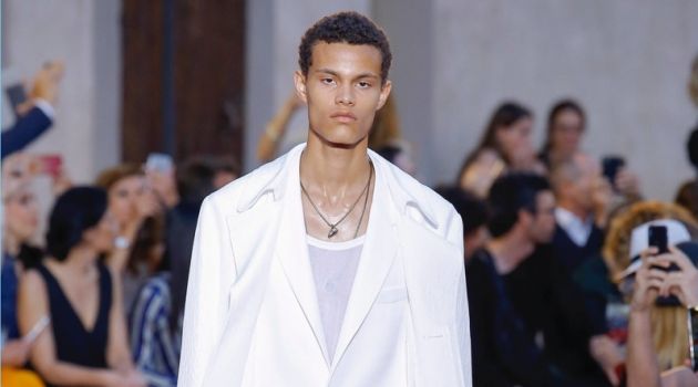 Paul Surridge Brings Fresh Energy to Roberto Cavalli with Spring '19 Collection Paul Surridge Brings Fresh Energy to Roberto Cavalli with Spring '19 Collection