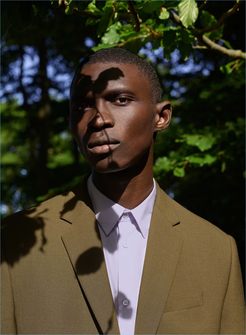 Fernando Cabral stars in COS' fall-winter 2018 campaign. » Fernando Cabral Travels to Sweden for COS Fall '18 Campaign Fernando Cabral stars in COS' fall-winter 2018 campaign.