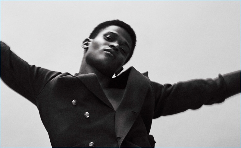 Massimo Dutti enlists O'Shea Robertson to star in a spring-summer 2018 editorial. » Free Soul: O'Shea Robertson Sports Summer Fashions for Massimo Dutti Massimo Dutti enlists O'Shea Robertson to star in a spring-summer 2018 editorial.