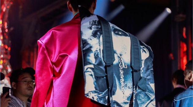 First Look: Raf Simons x Eastpak Spring '19 Collaboration Raf Simons unveils a backpack from his Eastpak collaboration for spring-summer 2019.