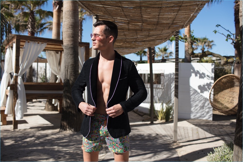 209 Mare proposes functional blazers for the beach. » 209 Mare Sets Standard for Luxury Beachwear with Latest Campaign 209 Mare proposes functional blazers for the beach.