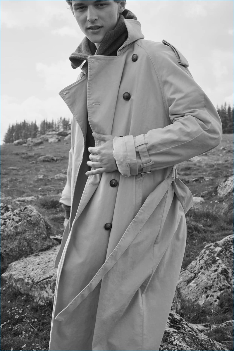 Sporting a trench coat, Max Barczak connects with American Vintage for fall-winter 2018.