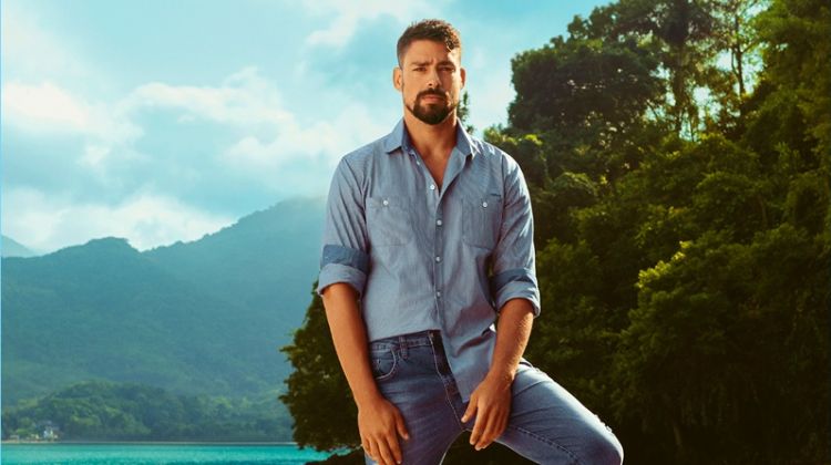 Cauã Reymond Hits the Beach for Colcci Spring ’19 Campaign