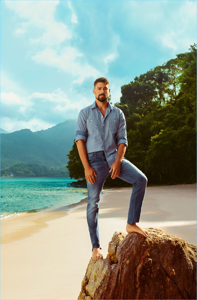 Cauã Reymond stars in Colcci's spring-summer 2019 campaign.